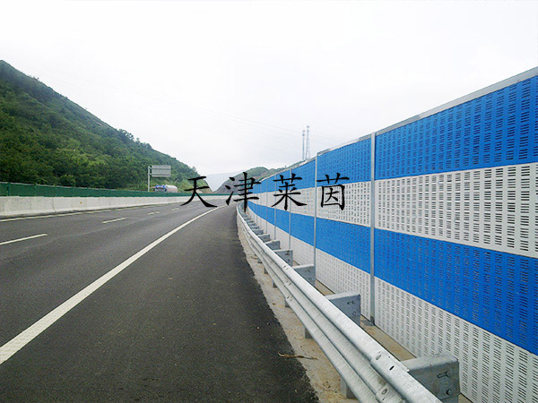 <a href=http://m.st-jdw.com/news_article?news_id=125>公路聲屏障</a>
