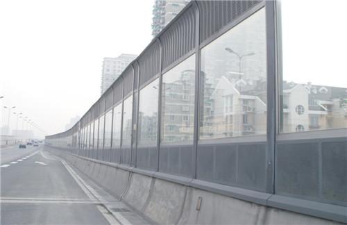 <a href=http://m.st-jdw.com/news_article?news_id=133>公路聲屏障</a>