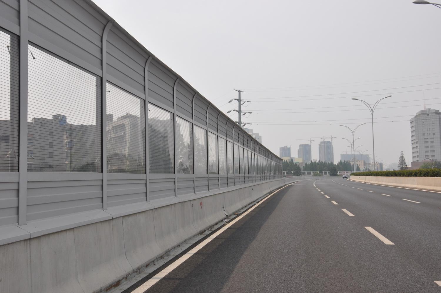<a href=http://m.st-jdw.com/news_article?news_id=142>公路聲屏障</a>