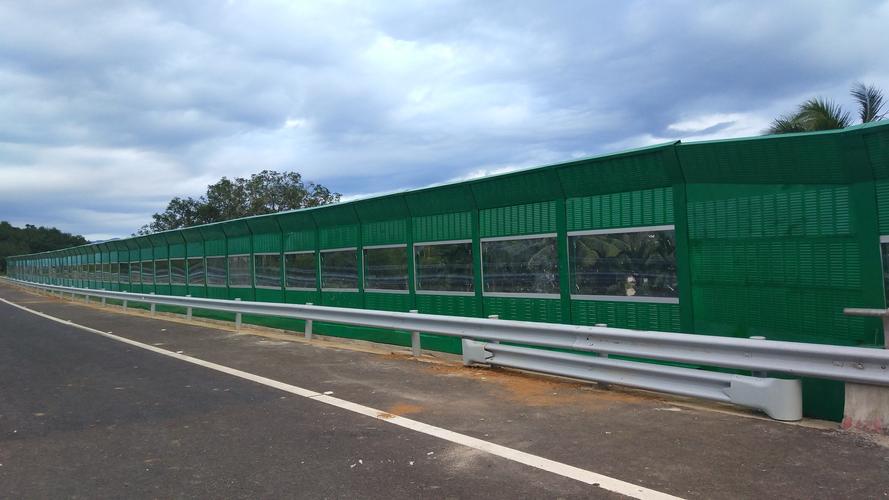 <a href=http://m.st-jdw.com/news_article?news_id=144>天津道路聲屏障</a>